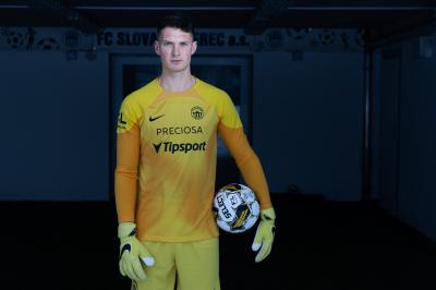 Olivier Vliegen v brankářském dresu FC Slovan Liberec s míčem